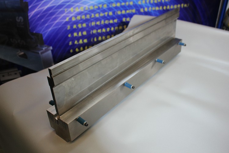 Accurpress press brakes tools Press brake punch and dies,punch holders